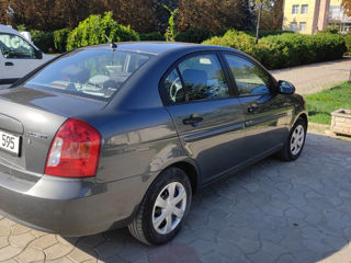 Hyundai Accent foto 3