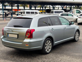 Toyota Avensis foto 5