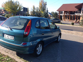 Nissan Almera Tino foto 4