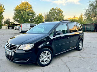 Volkswagen Touran foto 3