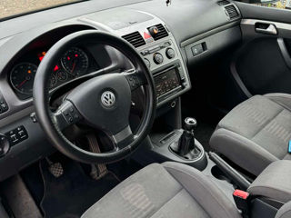 Volkswagen Touran foto 7