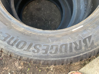 r 18 235/60 Bridgestone 2022 foto 4