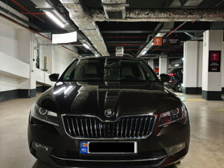 Skoda Superb foto 2