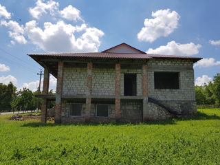Продается Недостроенный Дом (600м2 дом, земля 34 сот.) в городе Рышканы. foto 1