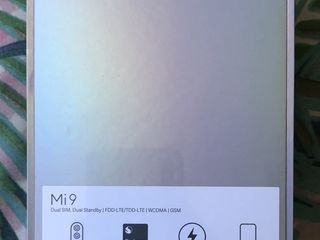 Xiaomi Mi 9 64gb / 6gb - 270eu. Запечатан. фото 4