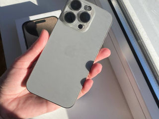 iphone 15 pro 256gb natural titanium foto 2