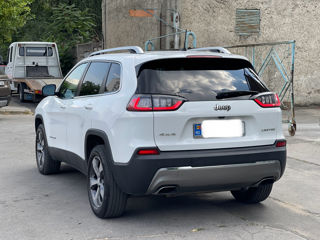 Jeep Cherokee foto 4