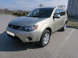 Mitsubishi Outlander foto 1