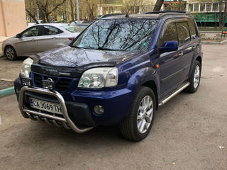 Nissan X-Trail foto 2