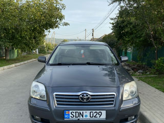 Toyota Avensis foto 2