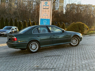 BMW 5 Series foto 7