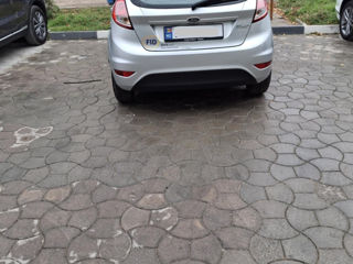 Ford Fiesta foto 2