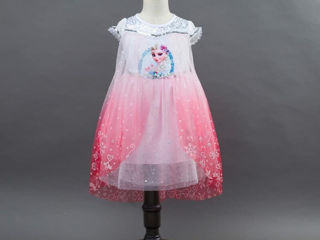 Продаю детские,(очень красивые) Нарядные платья - 400лей и 500лей и платье Эльзы -300лей
