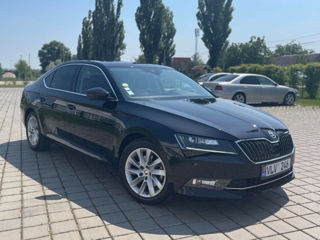 Skoda Superb фото 5