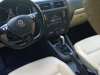 Volkswagen Jetta foto 8