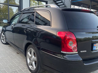 Toyota Avensis foto 6