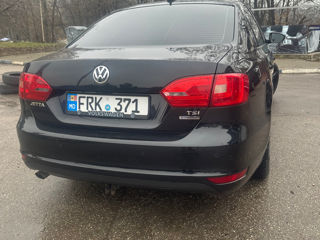 Volkswagen Jetta foto 2