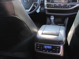 Toyota Highlander foto 7