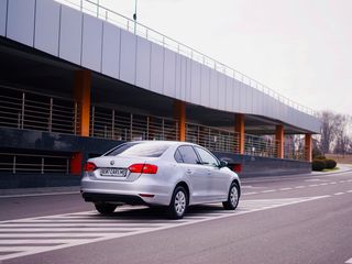 VolksWagen Jetta in Chirie foto 5