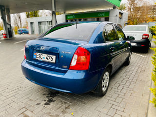 Hyundai Accent foto 3