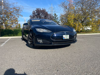 Tesla Model S foto 2