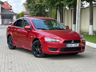 Mitsubishi Lancer foto 3