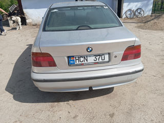 BMW 5 Series foto 7