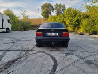 BMW 3 Series foto 6