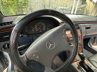 Mercedes E-Class foto 9