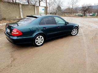 Mercedes E Class foto 2