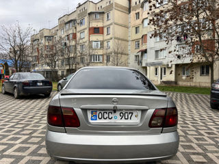 Nissan Almera foto 5