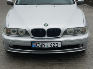 BMW 5 Series foto 6