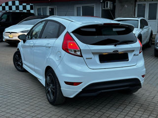 Ford Fiesta foto 4