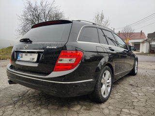 Mercedes C-Class foto 4