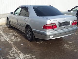 Mercedes E Class foto 1