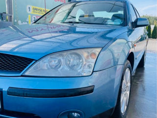 Ford Mondeo foto 1