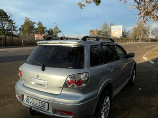 Mitsubishi Outlander foto 3