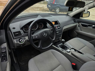 Mercedes C-Class foto 8