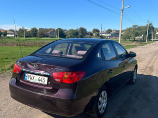 Hyundai Elantra foto 3