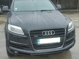 Audi Q7 foto 1