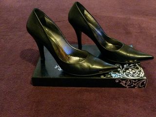 Туфли женские разные по фасону и размерам (см. фото) в отличном состоянии. foto 4