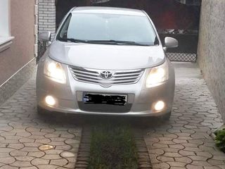 Toyota Avensis foto 1