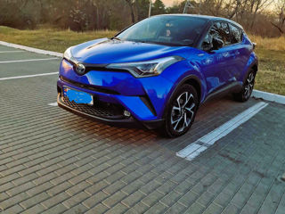 Toyota C-HR foto 1