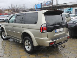 Mitsubishi Pajero foto 6