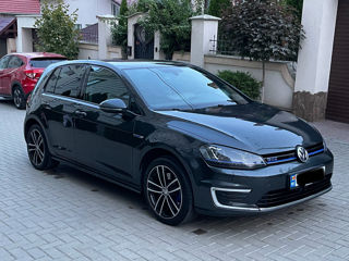 Volkswagen Golf foto 1