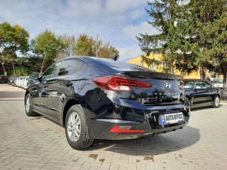 Hyundai Elantra foto 4