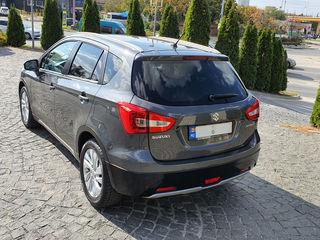 Suzuki S-Cross foto 12