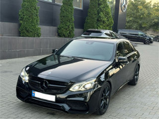 Mercedes E-Class foto 1