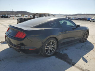 Ford Mustang foto 2