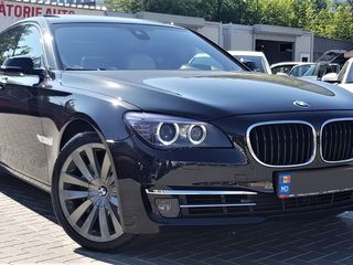 BMW 7 Series foto 3